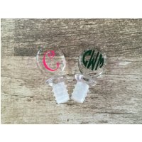 Weinverschluss Aus Acryl Mit Monogramm Personalisiertes Barzubehör von SouthernTouchMono
