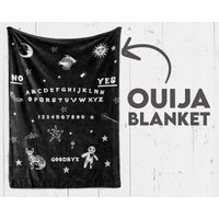 Ouija Brett Halloween Decke Goth Hexe Schwarz-Weiß-Decke von SoxyStudio