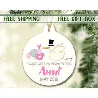 Geschenk Für Tante | Ornament Personalisierte Weihnachtsverzierung Erstes Weihnachtsfest Als Neue Zu Sein von SpangGangKeepsakes