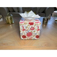 Bali Decoupage Taschentuchbox Bezug William Morris. Taschentuchhülle von SparklesByPaola