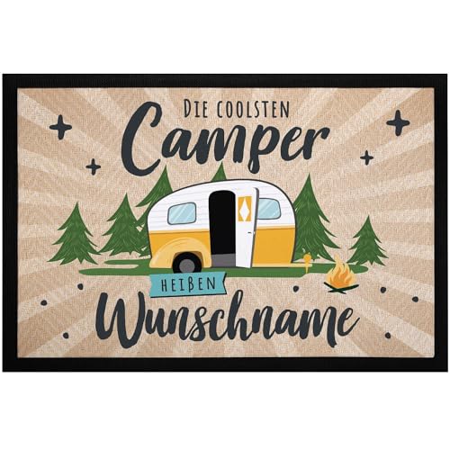 SpecialMe® Fußmatte Camping mit Spruch Die coolsten Camper heißen und personalisiert mit Name Wohnwagen beige schwarz 60x40cm von SpecialMe