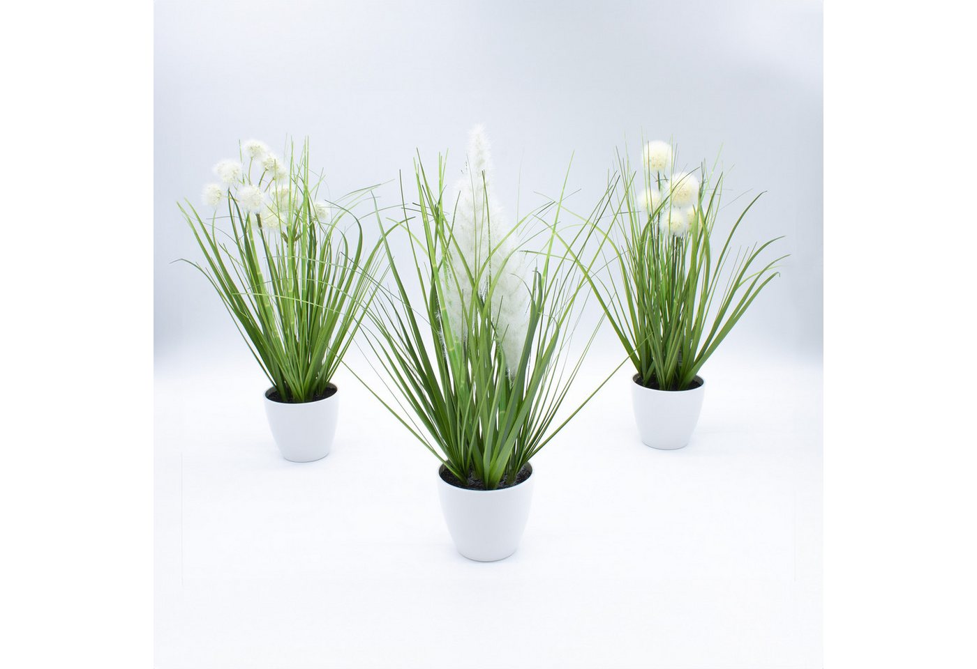 Kunstgras Künstliches Gras im Topf 3er Set - 38 cm H Wollgras, Kugelgras, Pampasgras, Spetebo, Höhe 38 cm, Kunstpflanze mit weißem Blumentopf von Spetebo