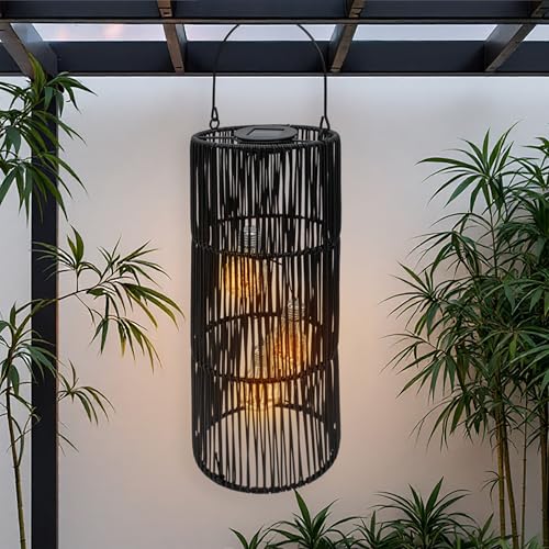 Solar Hängeleuchte in Rattan Optik schwarz mit 3 LED Glühbirnen - 47 x 18 cm - Deko Gartenlaterne zum Hängen warm weiß - Solarleuchte Tischleuchte Gartenlicht Garten Deko Beleuchtung Balkon Terrasse von Spetebo