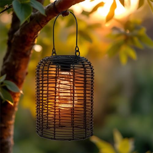 Solar Hängeleuchte in Rattan Optik schwarz mit LED Glühbirne - 20 x 16 cm - Deko Gartenlaterne zum Hängen warm weiß - Solarleuchte Tischleuchte Gartenlicht Garten Deko Beleuchtung Balkon Terrasse von Spetebo