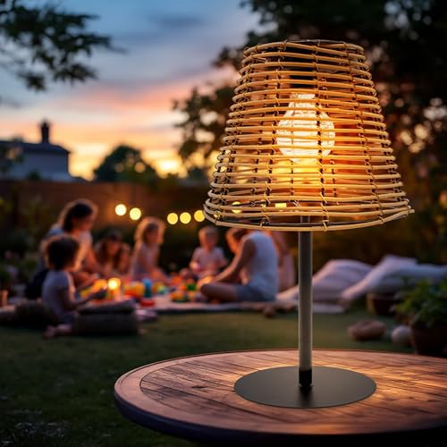 Solar Tischleuchte in Rattan Optik mit LED Glühbirne - 33 x 20 cm - Gartenlampe warm weiß beleuchtet - Tischlampe Dekoleuchte Solarleuchte Gartenlicht Garten Deko Beleuchtung Balkon Terrasse von Spetebo