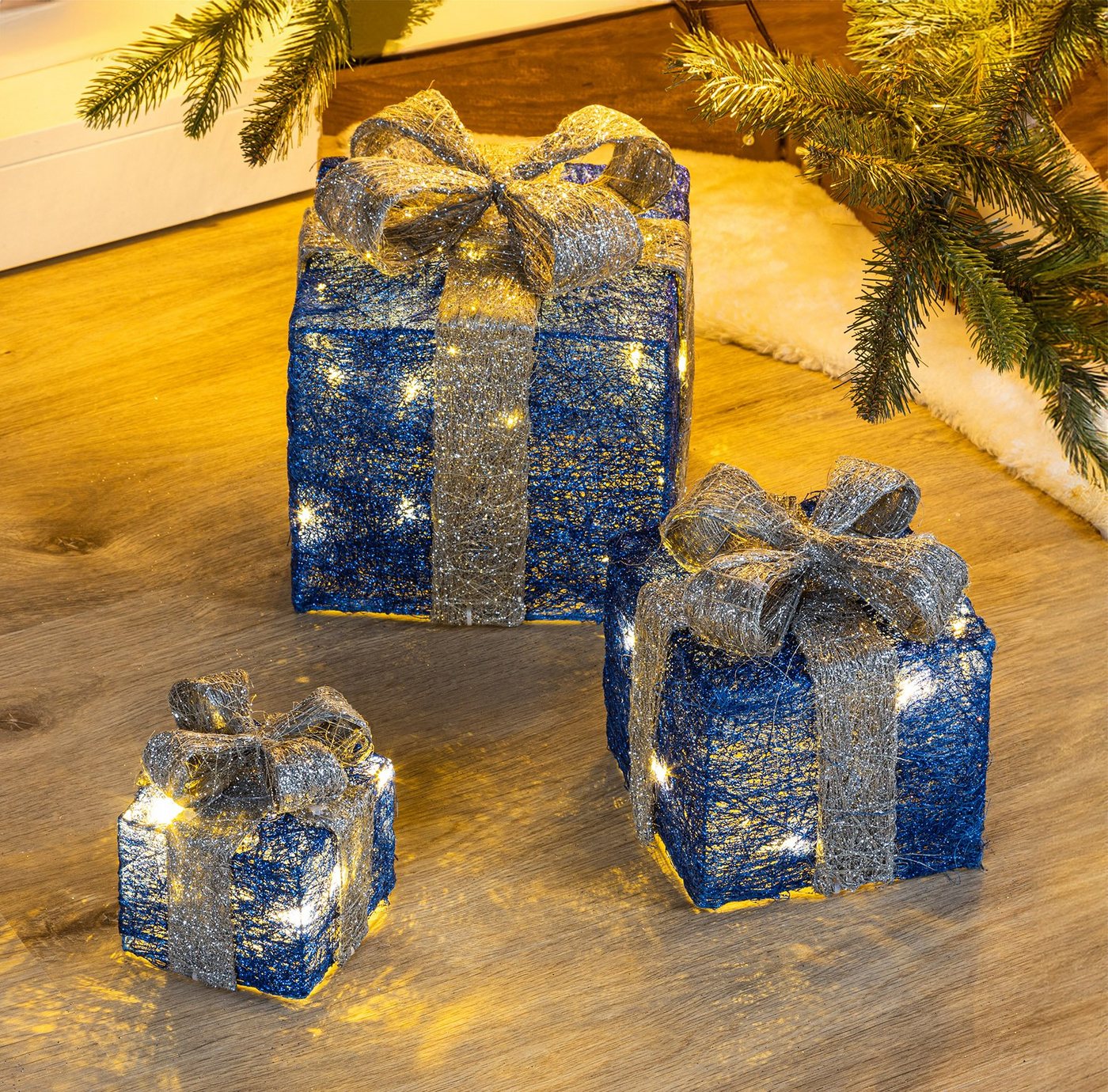 Spetebo LED Dekoobjekt LED Geschenkboxen mit Timer 3er Set - blau, Timerfunktion, LED fest verbaut, warm weiß, Weihnachts Deko Boxen warm weiß beleuchtet von Spetebo