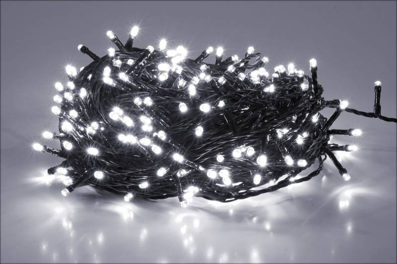 Spetebo Lichterkette Weihnachts Lichterkette 80 LED - kalt weiß, 80-flammig, Brilliante Lichter für ein stimmungsvolles Ambiente mit Timer Spetebo Lichterkette Weihnachts Lichterkette 80 LED - kalt weiß, 80-flammig, Brilliante Lichter für ein stimmungsvolles Ambiente mit Timer von Spetebo