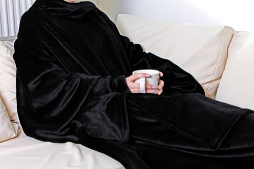 XL Kuscheldecke mit Ärmeln 240 x 150 cm - schwarz - Fleece Ganzkörperdecke zum Anziehen mit Kängurutasche - Ärmeldecke Deckenjacke Fernsehdecke Sofadecke Relax Fleece TV Decke groß von Spetebo