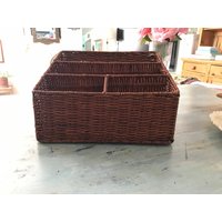 Rustikaler Schreibtisch-Organizer Aus Korbgeflecht - Vintage-Geflecht/Rattan Briefablage Für Zuhause Und Büro von SpinYourDream