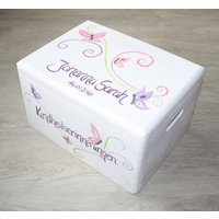 Erinnerungskiste Baby, Erinnerungsbox Baby Groß, Geschenk Zur Taufe, Geburt , Holzkiste Mit Name, Spielzeugkiste Personalisiert, Mädchen Erinnerungskiste Baby, Erinnerungsbox Baby Groß, Geschenk Zur Taufe, Geburt , Holzkiste Mit Name, Spielzeugkiste Personalisiert, Mädchen von SpitzbubShop