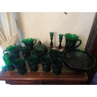 Smaragd Hostessen Set, Vintage Set Mit Neunzehn Teilen | 19, Extrem Seltenes Glas Smaragd Hostessen Set, Vintage Set Mit Neunzehn Teilen | 19, Extrem Seltenes Glas von SpokaneTradeClub