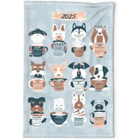 2025 Hunde Kalender Geschirrtuch - Hund Und Katze Tea Time Von Selmacardoso Fat Quarter Leinen Baumwolle Spoonflower von SpoonflowerHome