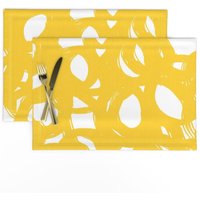 Abstrakte Tischsets 2Er Set - Doodles Gelbe Moderne Kreise Malerei Wohnkultur Gelb Scribble Von Ottomanbrim von SpoonflowerHome