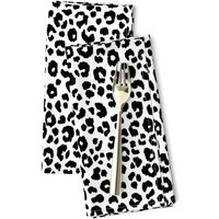 Animal Print Stoffservietten | 2Er-Set - Leopard Schwarz & Weiß Von Kimsa Spots Monochrome Spoonflower von SpoonflowerHome