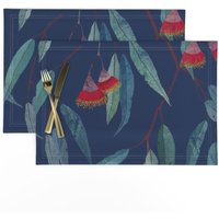 Blaue Tischsets | 2Er-Set - Eukalyptusblätter Und -Blumen Auf Blau 1 Von Lavish_Season Blumen Florale Stoff-Tischsets Spoonflower von SpoonflowerHome