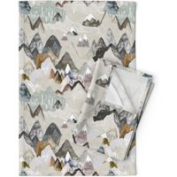 Graue Woodland Geschirrtücher | 2Er Set - Call Of The Mountains Von Nouveau_Bohemian Natur Berge Leinen Baumwolle Spoonflower von SpoonflowerHome
