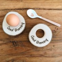 2Er-Set Eierbecher Aus Baumscheibe Mit Gravur "Good Morning", "Du Bist Das Gelbe Vom Ei" Oder Als Personalisiertes Geschenk Wunsch-Namen von SpottedHands
