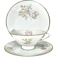 Hutschenreuther Selb Bavaria Germany Fine China Teetasse Mit Untertasse Und Salatteller Hutschenreuther Selb Bavaria Germany Fine China Teetasse Mit Untertasse Und Salatteller von SpottsVintage