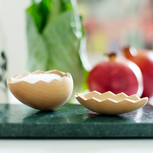 Spring Copenhagen Salt Egg | SALZSCHALE aus Esche Naturholz m. Magnetverschluß | Designer: Tonn-P von Spring Copenhagen