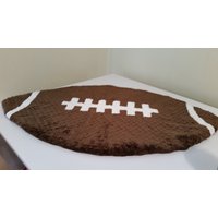 Minky Fußball Babydecke Geformt Wie Ein Football 36 Mal von SpringJunktion