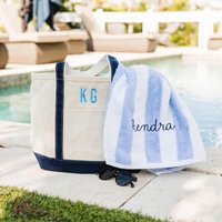 Gesticktes Cabana-Handtuch // Individuelles Handtuch, Bachelorette Geschenke, Gestreiftes Strandtuch, Personalisiertes Individuelle Handtuch Mit von SprinkledWithPink