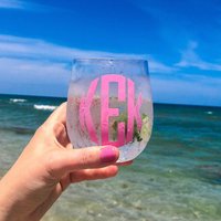 Monogramm Weinbecher | 4Er Set Bachelorette Hochzeit Pool Party von SprinkledWithPink