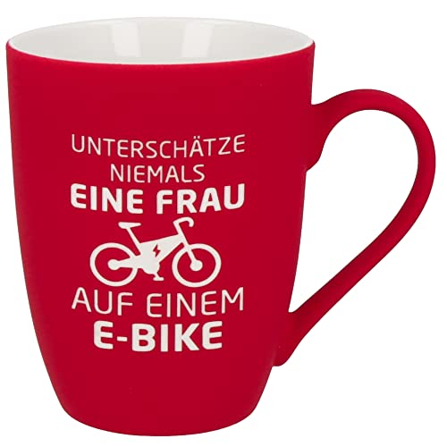 Spruchreif | SOFT-TOUCH-Tasse mit beidseitiger Gravur in Rot | Frauen Geschenk | E-Bike | 350 ml von Spruchreif