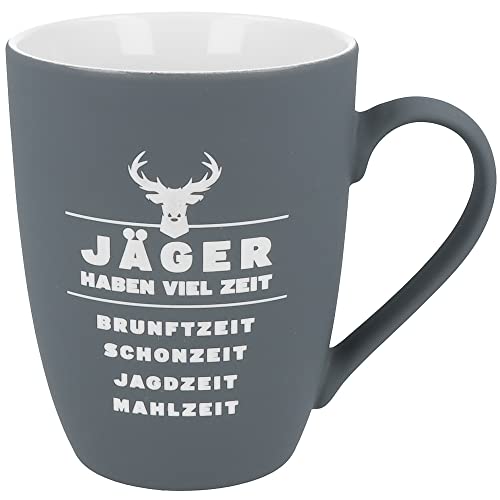 Spruchreif | Soft-Touch Tasse Grau Jäger haben viel Zeit... – Beidseitig gravierte Tasse mit Jagd-Motiv | Lustiges Geschenk für Jäger & Naturfreunde Spruchreif | Soft-Touch Tasse Grau Jäger haben viel Zeit... – Beidseitig gravierte Tasse mit Jagd-Motiv | Lustiges Geschenk für Jäger & Naturfreunde von Spruchreif