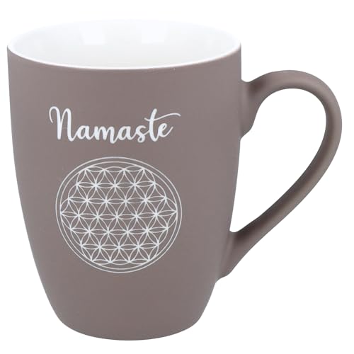 Spruchreif | Soft-Touch Tasse Taupe Namaste – Beidseitig gravierte Tasse mit Spruch | Achtsames Geschenk für Yoga-Fans, Meditationsfreunde & Entspannungsfans | 350 ml Spruchreif | Soft-Touch Tasse Taupe Namaste – Beidseitig gravierte Tasse mit Spruch | Achtsames Geschenk für Yoga-Fans, Meditationsfreunde & Entspannungsfans | 350 ml von Spruchreif