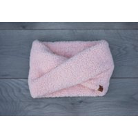 stormi - Schlauchschal Hund Blush Pink Sherpa Kunstfell Flauschig Winter Super Weicher Kuschelschal Auf Handgefertigt Welpe Schal Haustier Geschenk von SpunkyStylesCo