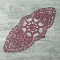 Dunkelrosa Häkeldeckchen-Ovale Deckchen-staubiges Rosa-Deckchen-Serviette-Wohndeko-Gelb-Schwarze Häkeldeckchen-Muttertag-Handgemachte Tischdecke von SquareOvalDoily