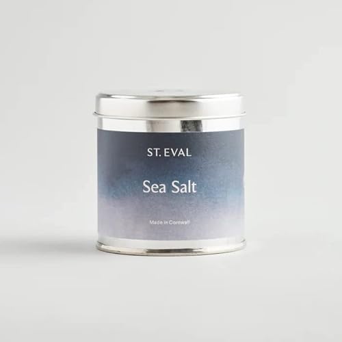 St Eval Sea Salt – Coastal Collection – Duftkerze in Dose – eine Fusion von frischen Meeresdüften mit salzigen Akkorden und floralen Noten auf einem Bett Moschus – hergestellt in Cornwall von St Eval