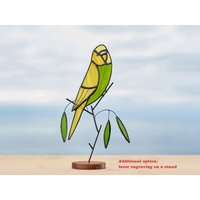 Glasmalerei Wellensittich Papagei Auf Dem Holzständer Vogel Sonnenfänger Erinnerungsgeschenk von StainedGlassMA