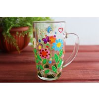 Floral Initial Kaffeetasse, Handgemalte Frühlingsblumen, Personalisierte Tasse von StainedGlassware