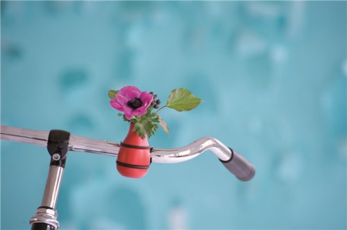 Die Vase "Frieda" für den Fahrradlenker, rot Die Vase "Frieda" für den Fahrradlenker, rot von Stand der Dinge