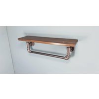 Holzregal Mit Gasleitungsschiene - Individuell Einstellbare Länge Und Tiefe von StandingWaveWoodwork