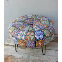Boho Tile Ottomane Runder Sitzpouf Mit Hairpin Beinen von StarHomeStudio