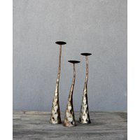 Brutalist Vintage Kerzenständer Aus Stahl - Mcm Hammered Fackel Set von StarHomeStudio