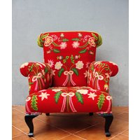 Florale Bergere Stuhl, Bestickter Sessel, Blumen Und Schleifen, Boho Rot Floral Möbel Vintage Stickerei, Global Textile von StarHomeStudio