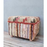 Vintage Kilim Ottomane Handgewebter Boho Pouf von StarHomeStudio