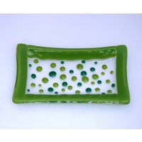 Dotty About Green - Eine Handgemachte Verschmolzene Glasseife/Trinket Sushi Schale in Zwei Grüns Auf Klarem Sockel. Badezimmer/Küche/Schlafzimmer Dotty About Green - Eine Handgemachte Verschmolzene Glasseife/Trinket Sushi Schale in Zwei Grüns Auf Klarem Sockel. Badezimmer/Küche/Schlafzimmer von StarlightAndShadows
