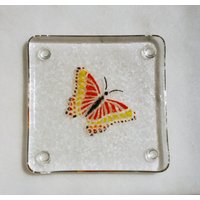 Kiln Fused Kunstglas Untersetzer. "Fire Butterfly' Rote, Orange Und Gelbe Schmetterlinge Mit Schwarzen Akzenten Auf Klarer Basis. Schmetterlings von StarlightAndShadows