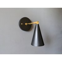 Messing Kegel Wandleuchte Mid Century Schwenkbare Schirm Schlafzimmer Beleuchtung von StarlightLighting