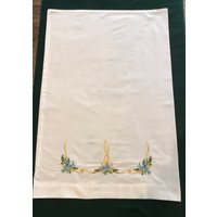 Vintage Kissenbezug - Handgesticktes Blau-Goldenes Blumenmuster von StartingOverCo