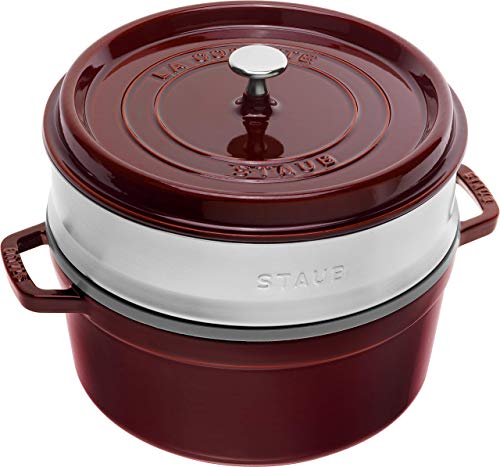 STAUB Gusseisen Bräter/Cocotte, mit Dämpfeinsatz, Rund 26 cm, 5,2 L, Aromaregen Funktion, Für alle Herdarten geeignet, Grenadine von STAUB