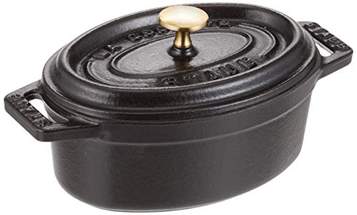 STAUB Mini Cocotte, oval mit Deckel 11 cm, 0,25 L, induktionsgeeignet, mit mattschwarzer Emaillierung im Inneren des Topfes, Schwarz von STAUB