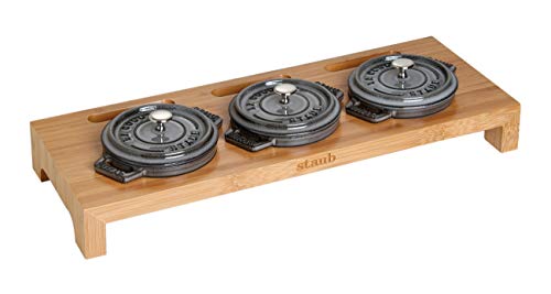 STAUB Servierbrett in Bambus-Optik, geeignet für 3 Mini-Cocottes 10cm (nicht enthalten), Größe Ständer: 42 x 16 x 5 cm, Holz, Hellbraun, Braun STAUB Servierbrett in Bambus-Optik, geeignet für 3 Mini-Cocottes 10cm (nicht enthalten), Größe Ständer: 42 x 16 x 5 cm, Holz, Hellbraun, Braun von STAUB