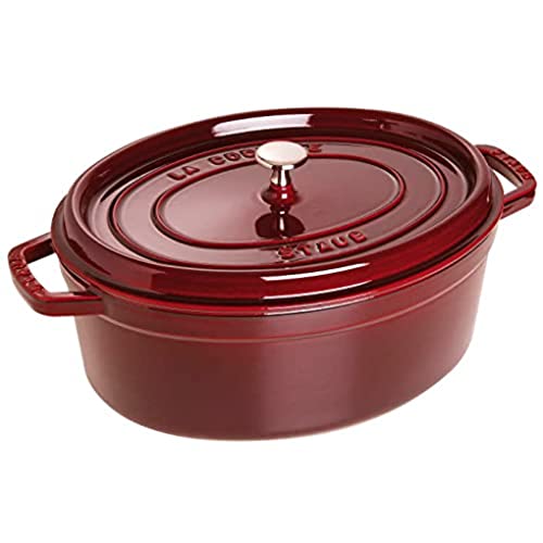 STAUB Gusseisen Bräter/Cocotte, Oval 31 cm, 5,5 L, Aromaregen Funktion für optimale Befeuchtung, Für alle Herdarten inkl. Induktion & Backofen, Grenadine von STAUB