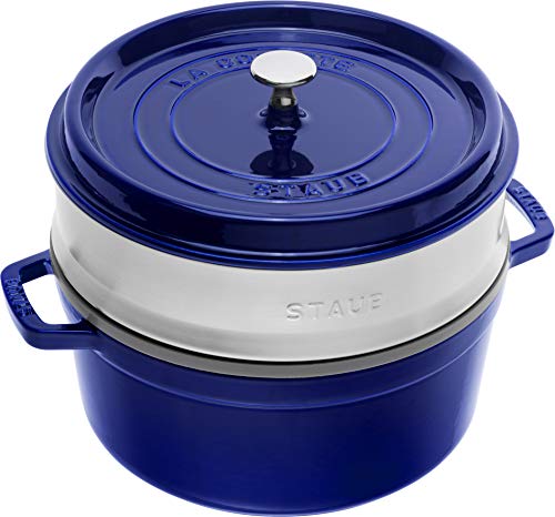 STAUB Gusseisen Bräter/Cocotte, mit Dämpfeinsatz, Rund 26 cm, 5,2 L, Aromaregen Funktion, Für alle Herdarten geeignet, Dunkelblau von STAUB