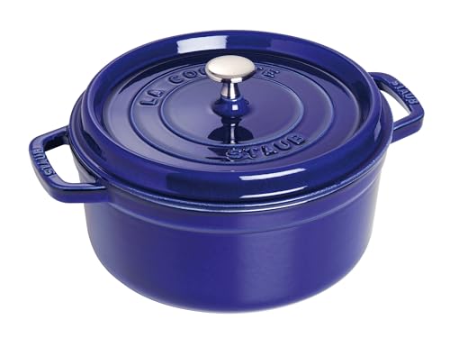 STAUB Gusseisen Bräter/Cocotte, Rund 22 cm, 2,6 L, Aromaregen Funktion für optimale Befeuchtung, Für alle Herdarten inkl. Induktion & Backofen, Dunkelblau von STAUB